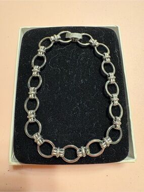 Silver Interlinked Circle Bracelet